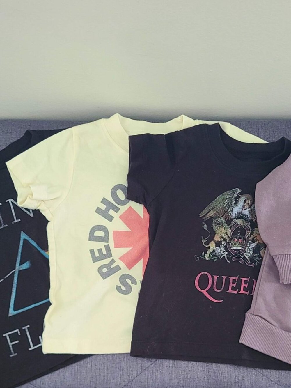 Baby Band T-Shirt & Sweatshirt Lot Rolling Stones Chili Peppers Pink Floyd Queen